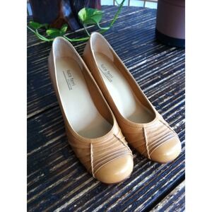 LUCA FERRI  Beige low heel shoes Size EUR36/US5.5 /UK3.5